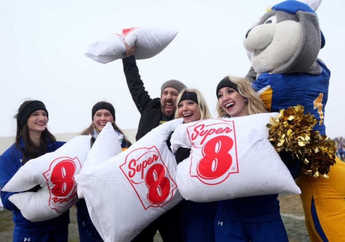 Super-8-South-dakota-state-pillow-fight-2.jpg