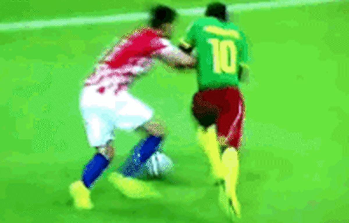 Vincent-Aboubakar-Cameroon-World-cup-dive.gif