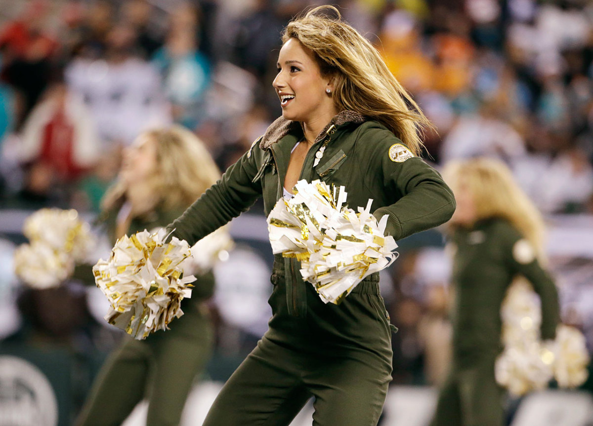 New-York-Jets-Flight-Crew-cheerleaders-AP518645461284_1.jpg