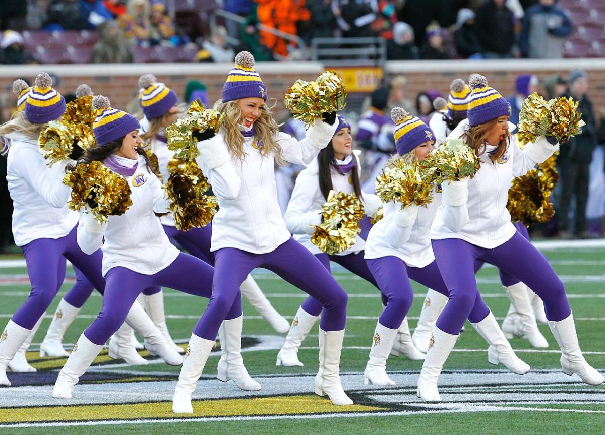 Minnesota-Vikings-cheerleaders-AP337476446035_13.jpg