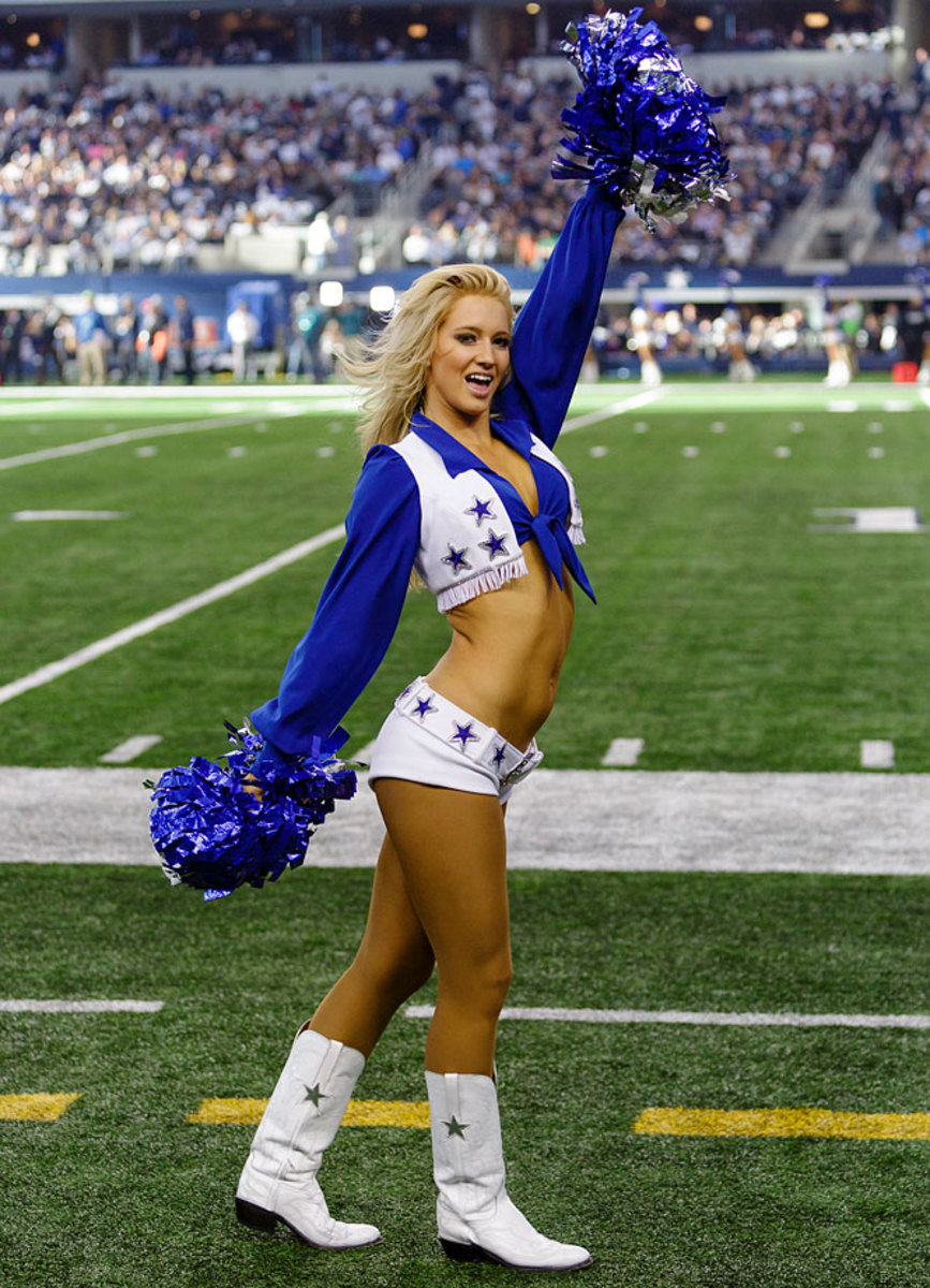 Dallas-Cowboys-cheerleaders-CEY141127308_EAGLES_AT_COWBOYS.jpg