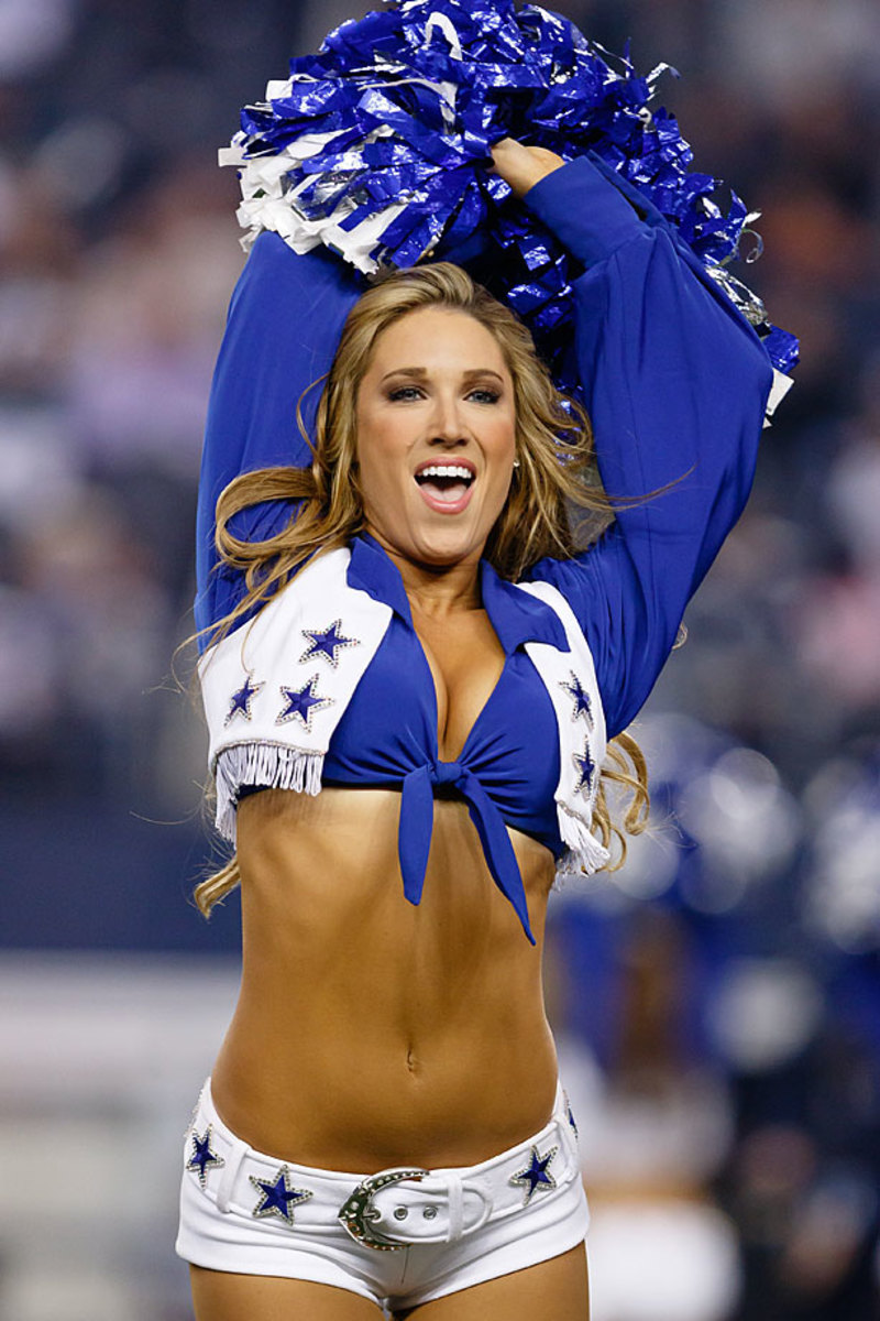 Dallas-Cowboys-cheerleaders-CEY1411271986_EAGLES_AT_COWBOYS.jpg