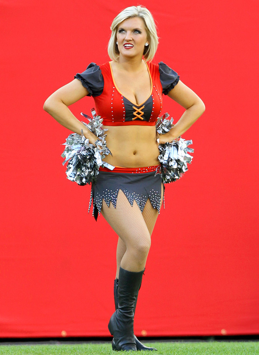 Tampa-Bay-Buccaneers-cheerleaders-357141130114_Bengals_at_Buccaneers.jpg