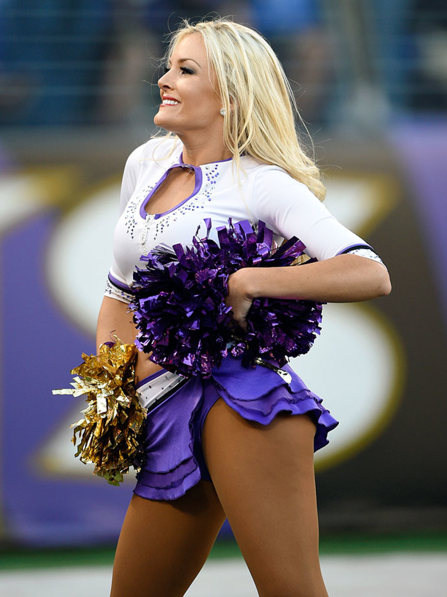 Baltimore-Ravens-cheerleaders-AP341497946301_3.jpg