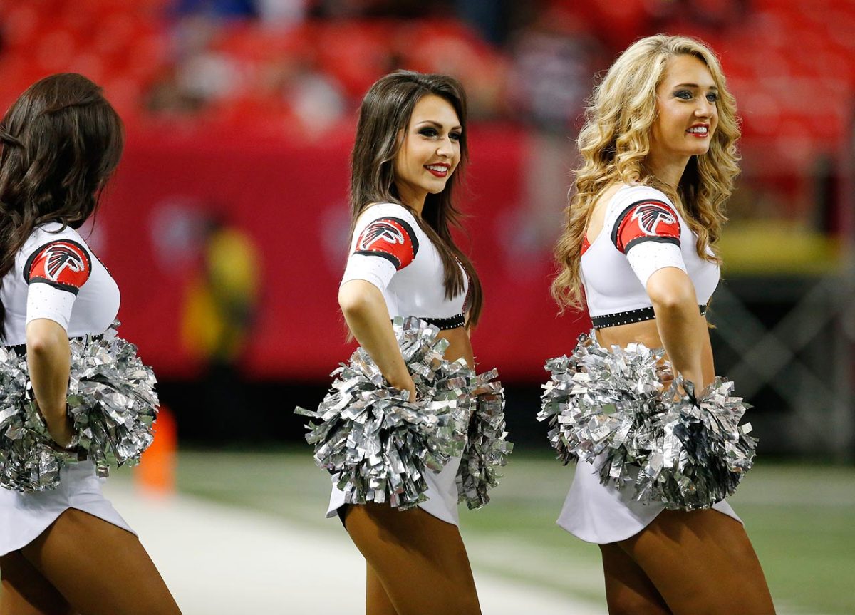 Atlanta-Falcons-cheerleaders-AP790446033264_6.jpg