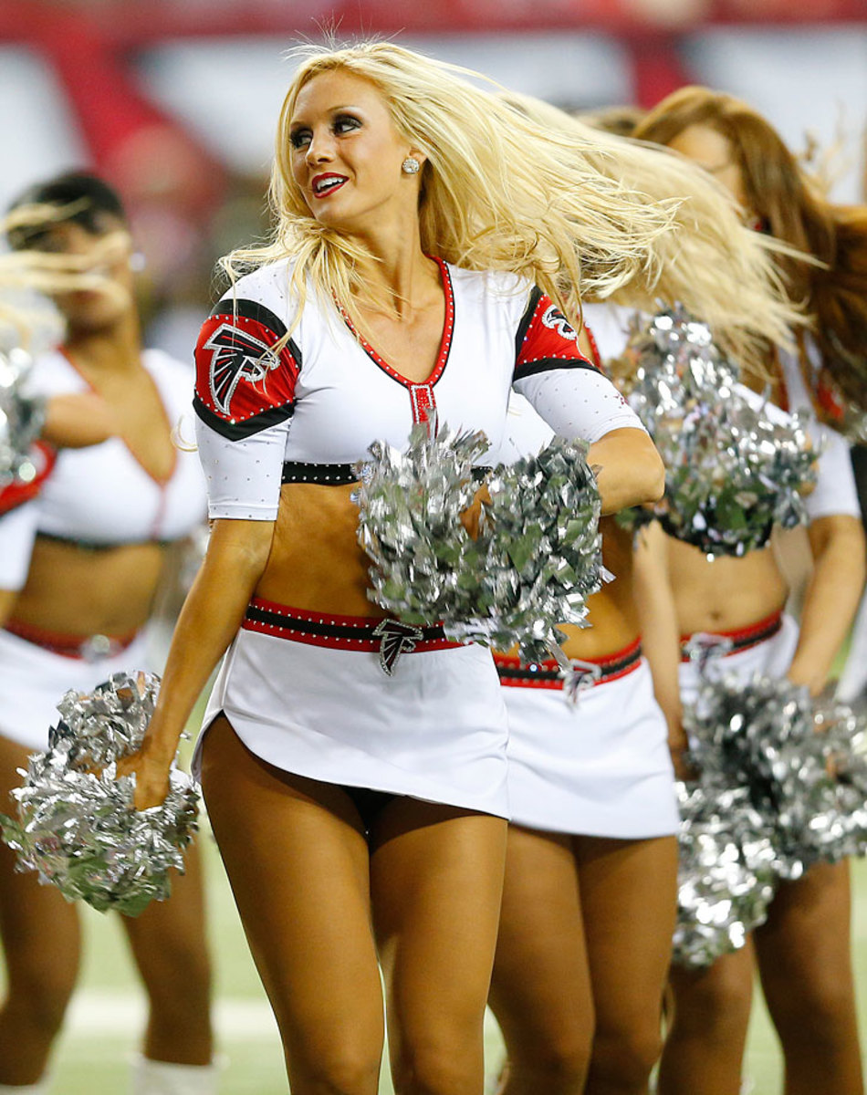 Atlanta-Falcons-cheerleaders-AP535167479027_3.jpg