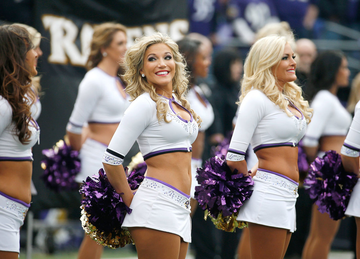 Baltimore-Ravens-cheerleaders-AP872816645045_11.jpg