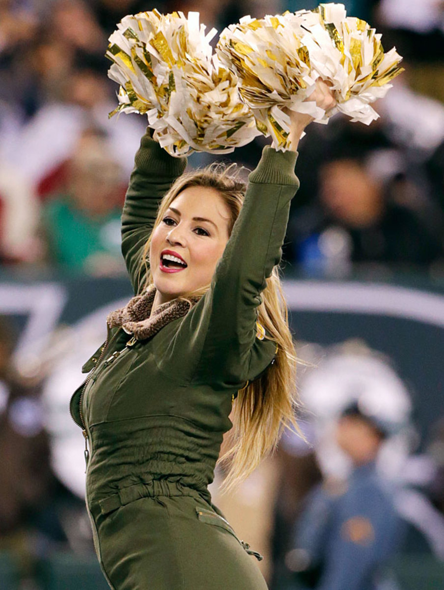 New-York-Jets-Flight-Crew-cheerleaders-AP42077375396_2.jpg