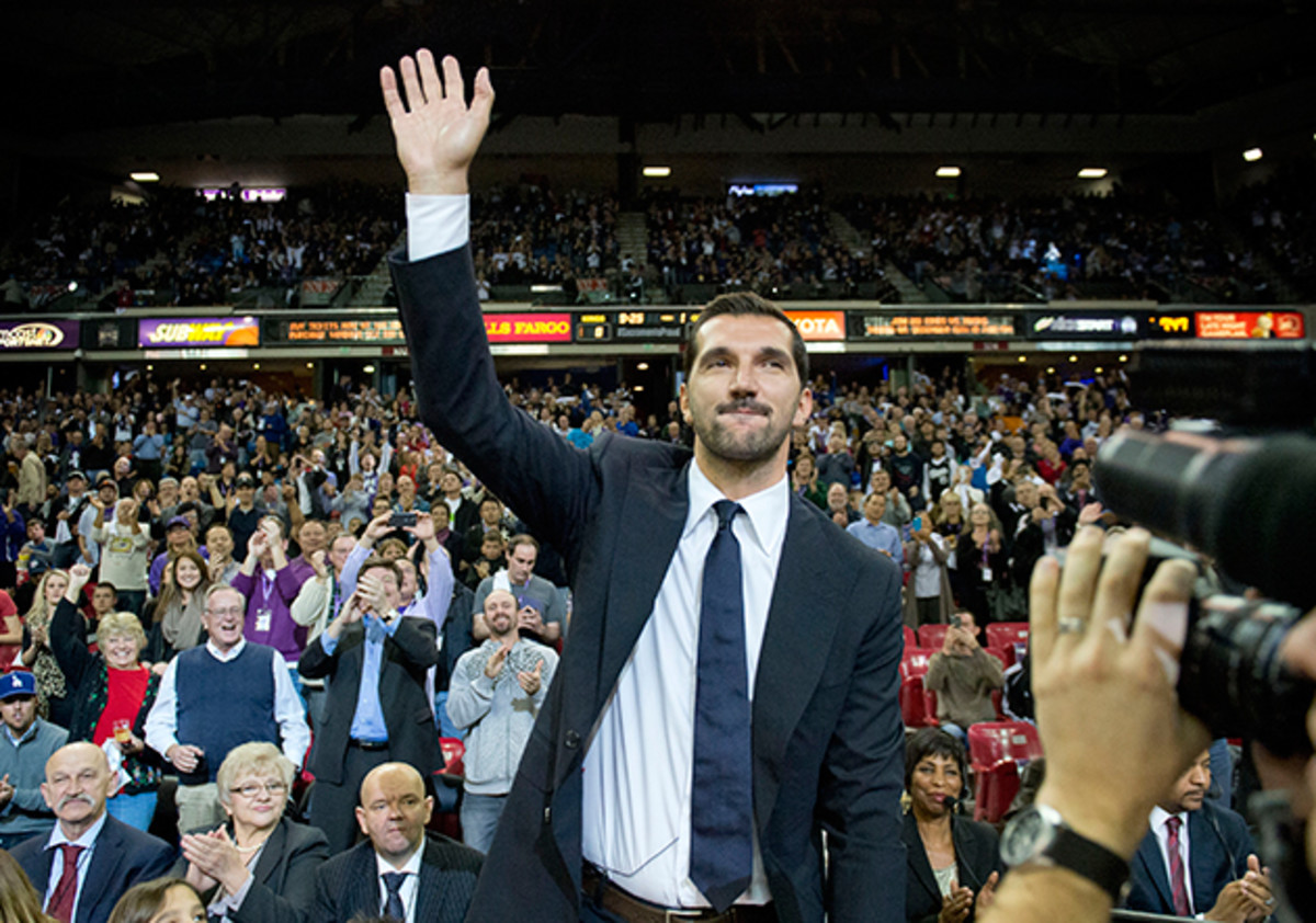 Peja Stojakovic, a central figure of the great Kings teams of the late-90s and early-2000s, waves to fans as his number is retired. 