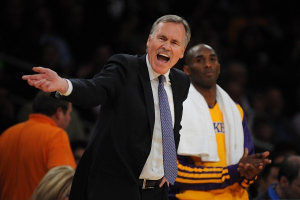 Mike D'Antoni won Coach of the Year in 2004-05 with the Phoenix Suns. (Lisa Blumenfeld/Getty Images)