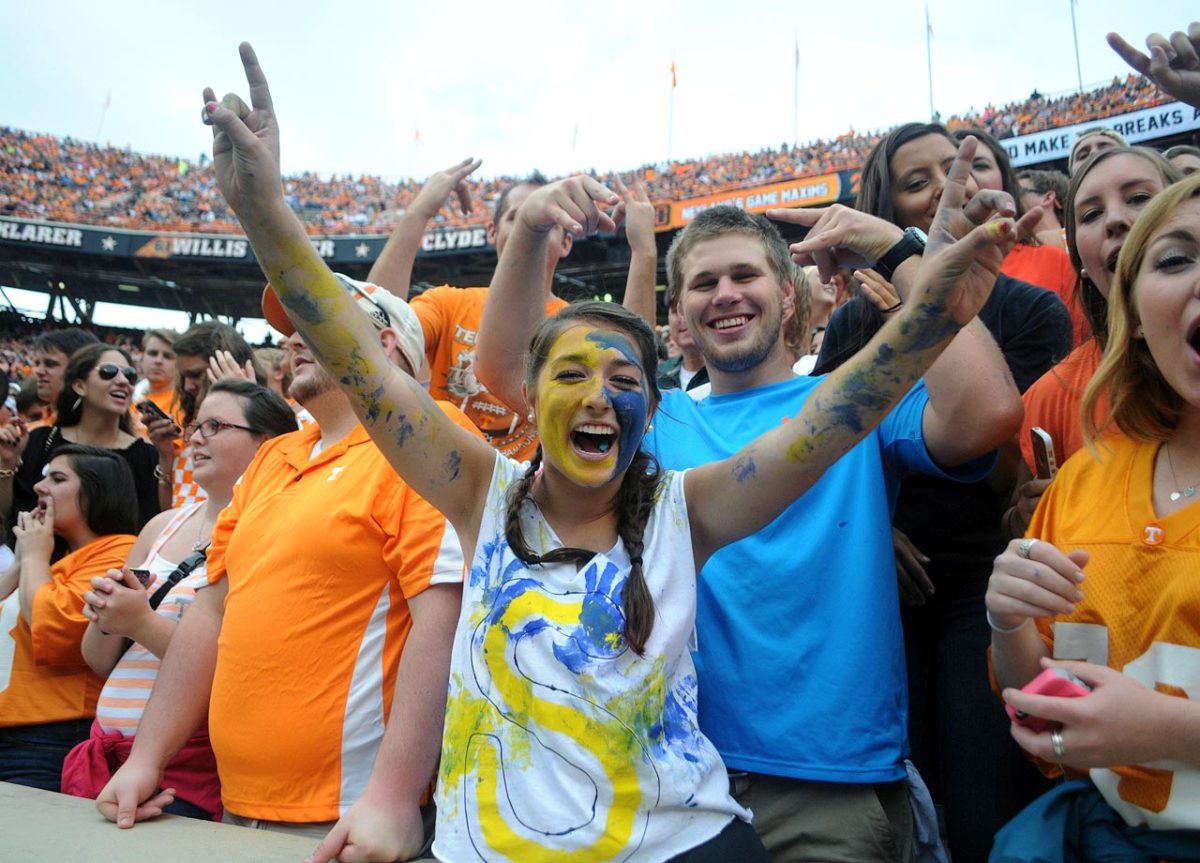UT-Chattanooga-fan-CCR141011015_UT_Chattanooga_at_Tenness.jpg