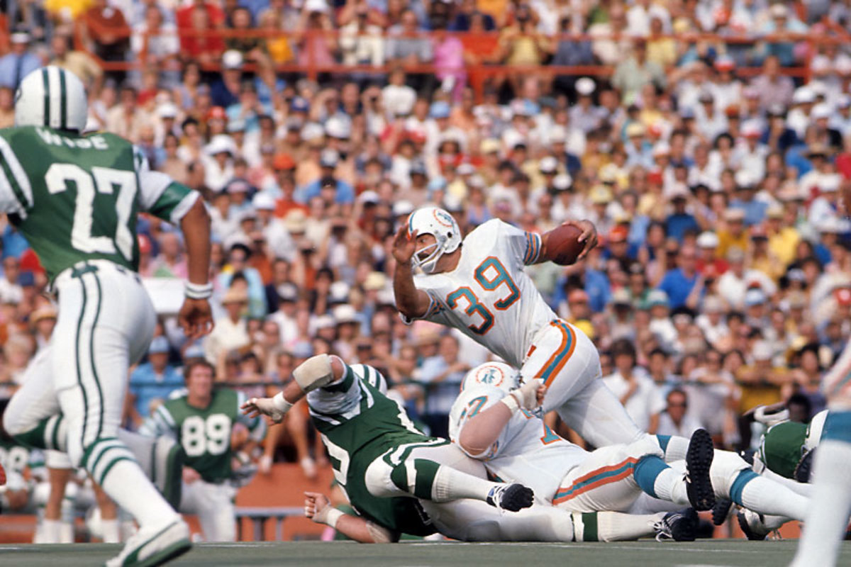 larry-csonka-miami-dolphins-1972.jpg