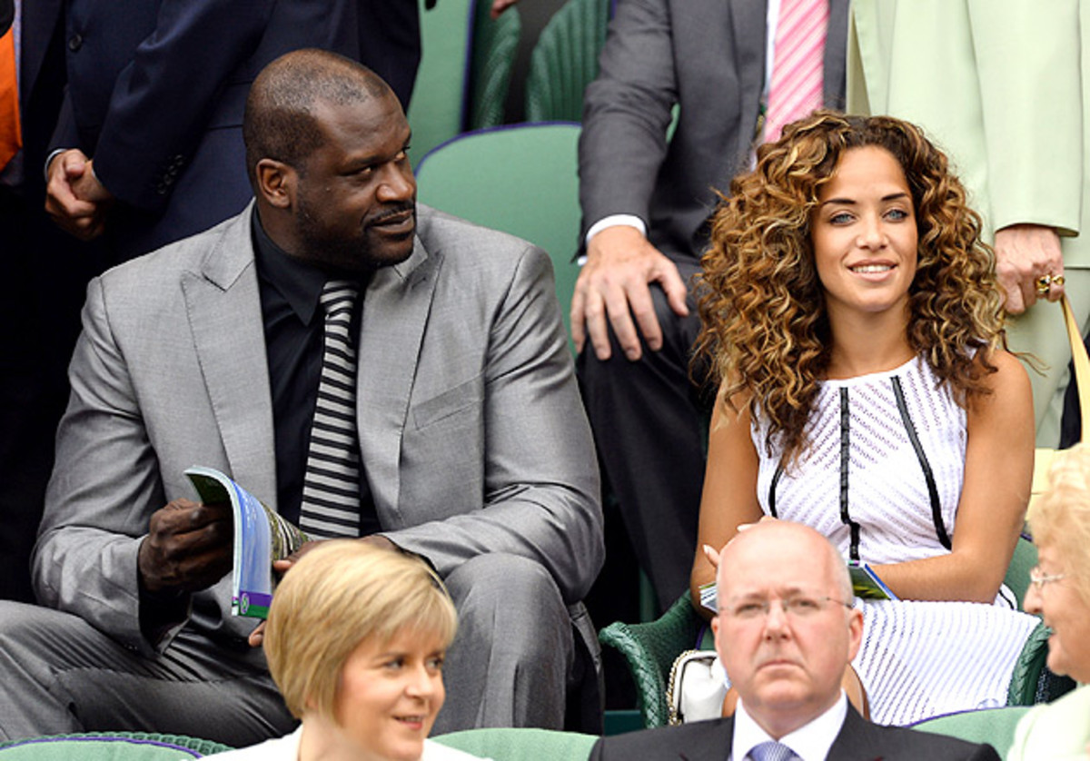 who is shaq dating