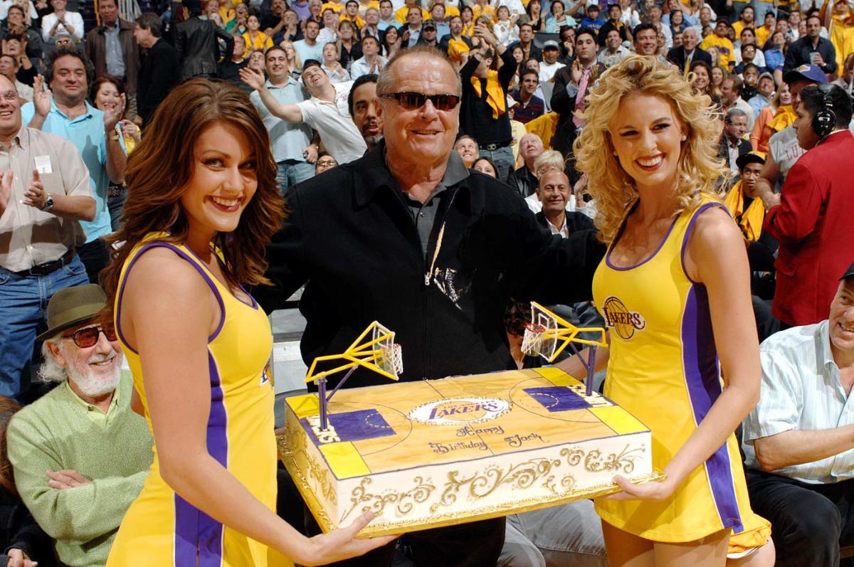 Jack-Nicholson-Lakers-birthday-cake.jpg