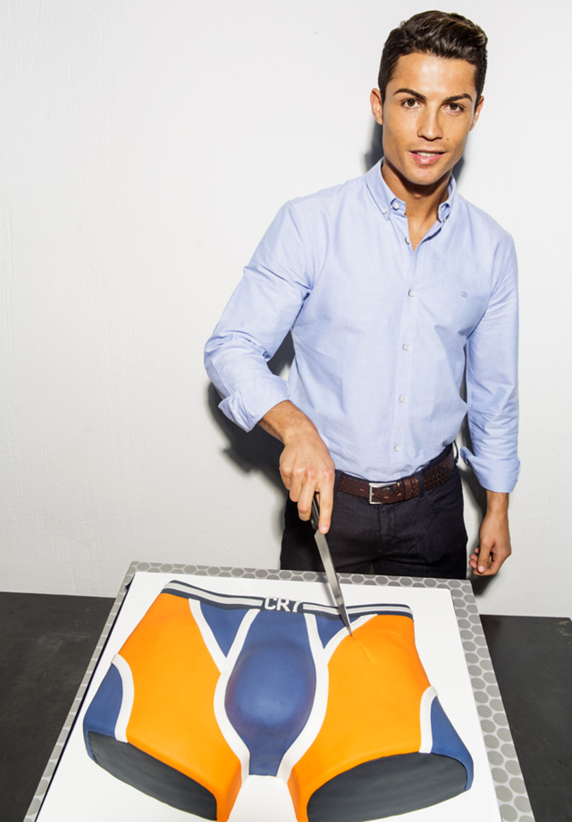 Cristiano-Ronaldo-cake.jpg