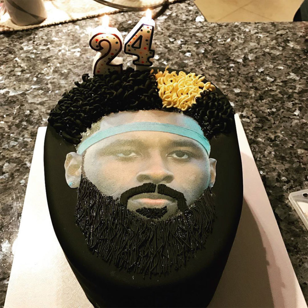 Jarvis-Landry-birthday-cake.jpg