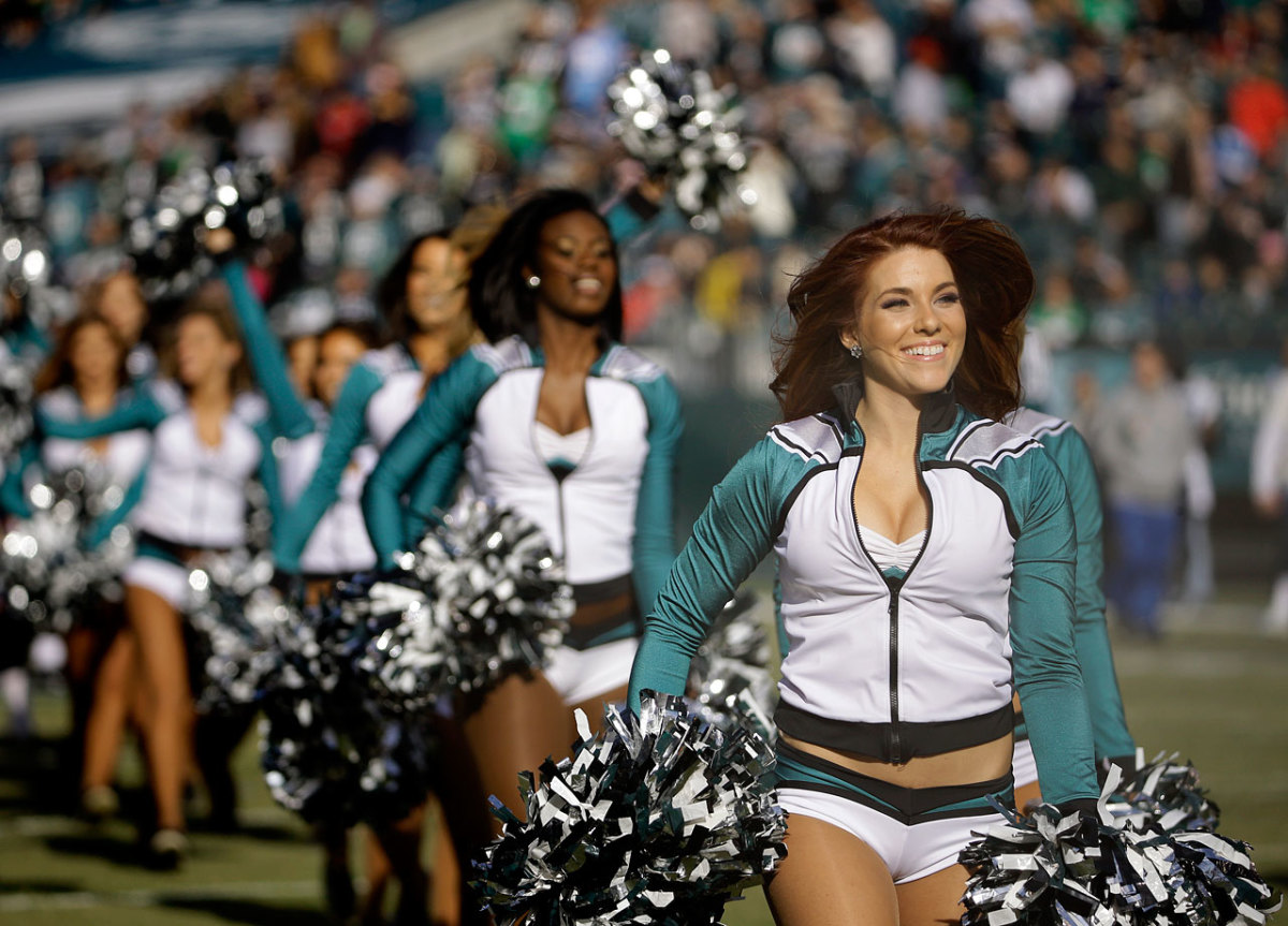 Philadelphia-Eagles-cheerleaders-AP3472933284_13.jpg