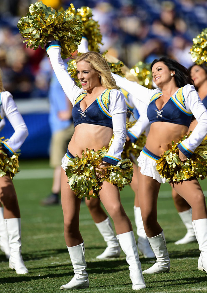 San-Diego-Charger-Girls-cheerleaders-X158965_TK1_012.jpg