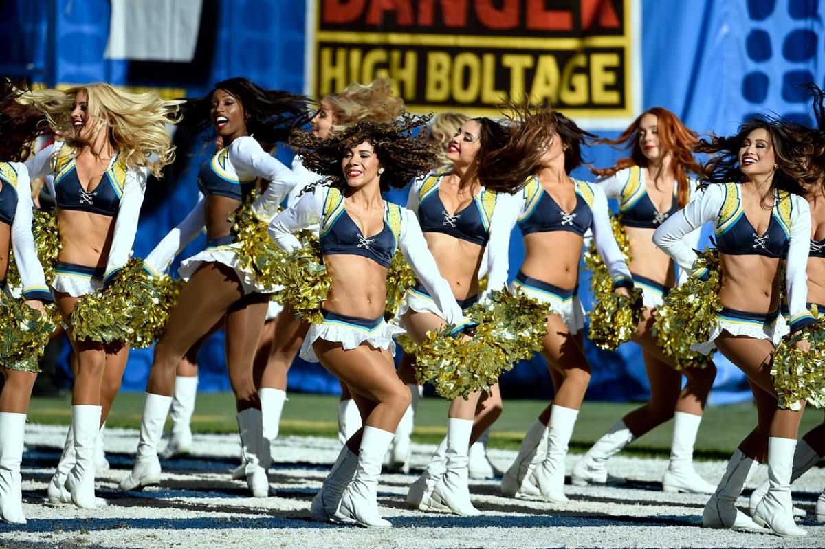San-Diego-Charger-Girls-cheerleaders-AP797822877344_15.jpg
