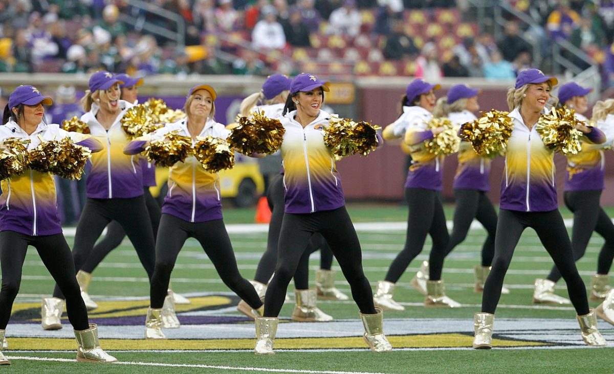 Minnesota-Vikings-cheerleaders-AP757822682775_1.jpg