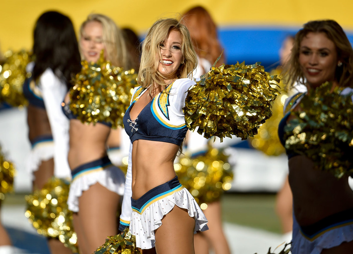 San-Diego-Charger-Girls-cheerleaders-AP593466992663_11.jpg