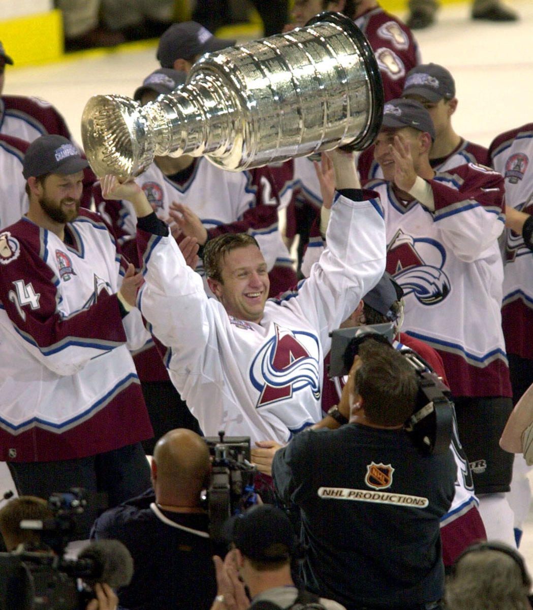 Rob-Blake-Avalanche-Stanley-Cup.jpg