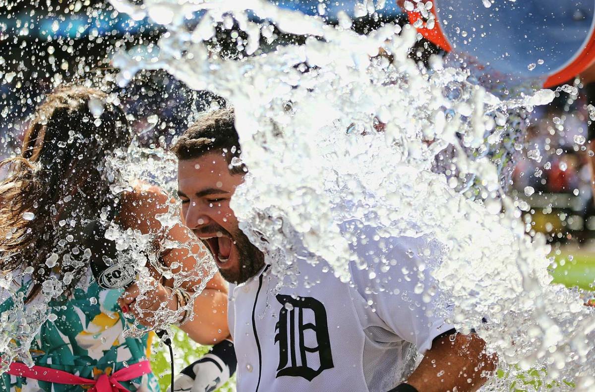 0828-Alex-Avila-doused.jpg