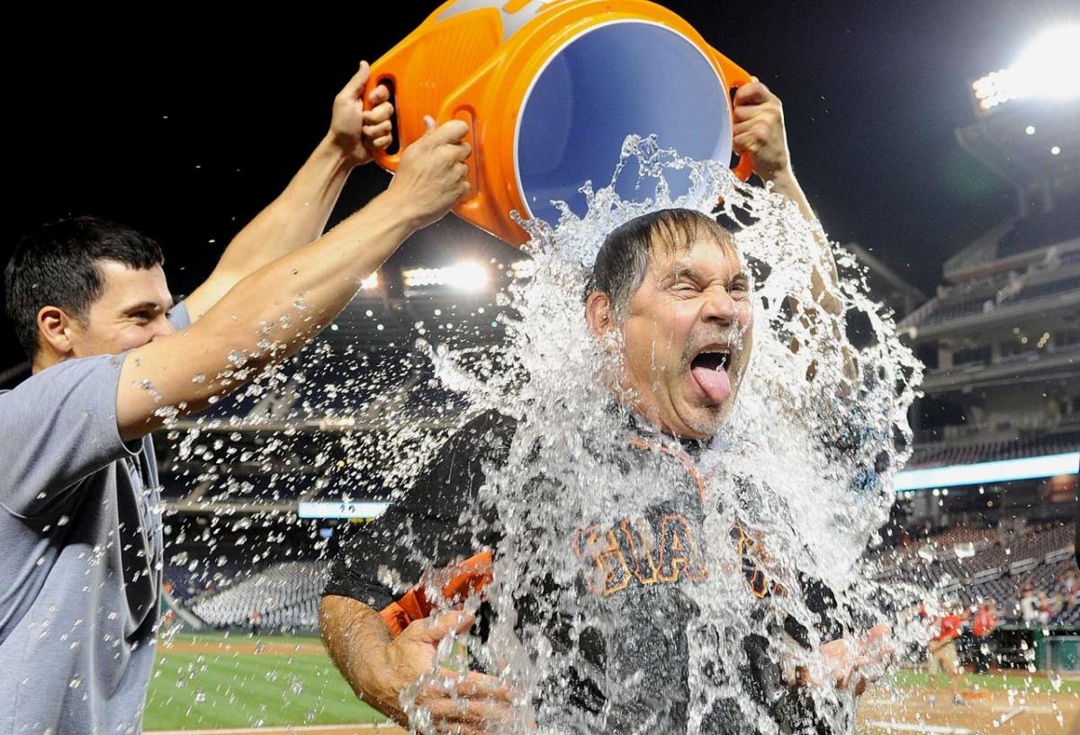 0822-Bruce-Bochy-doused-ALS-Ice-Bucket-Challenge.jpg