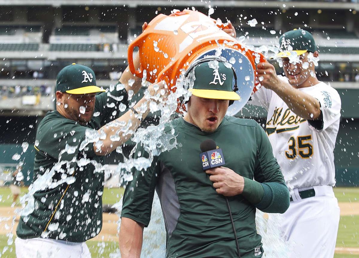 0921-Josh-Donaldson-doused.jpg