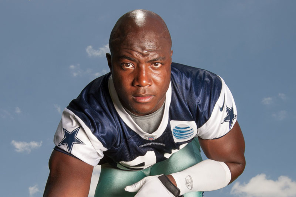 Stand-up guy: Ware didn’t transitional particularly well to a 4-3 DE. (Robert Seale/SI/The MMQB)