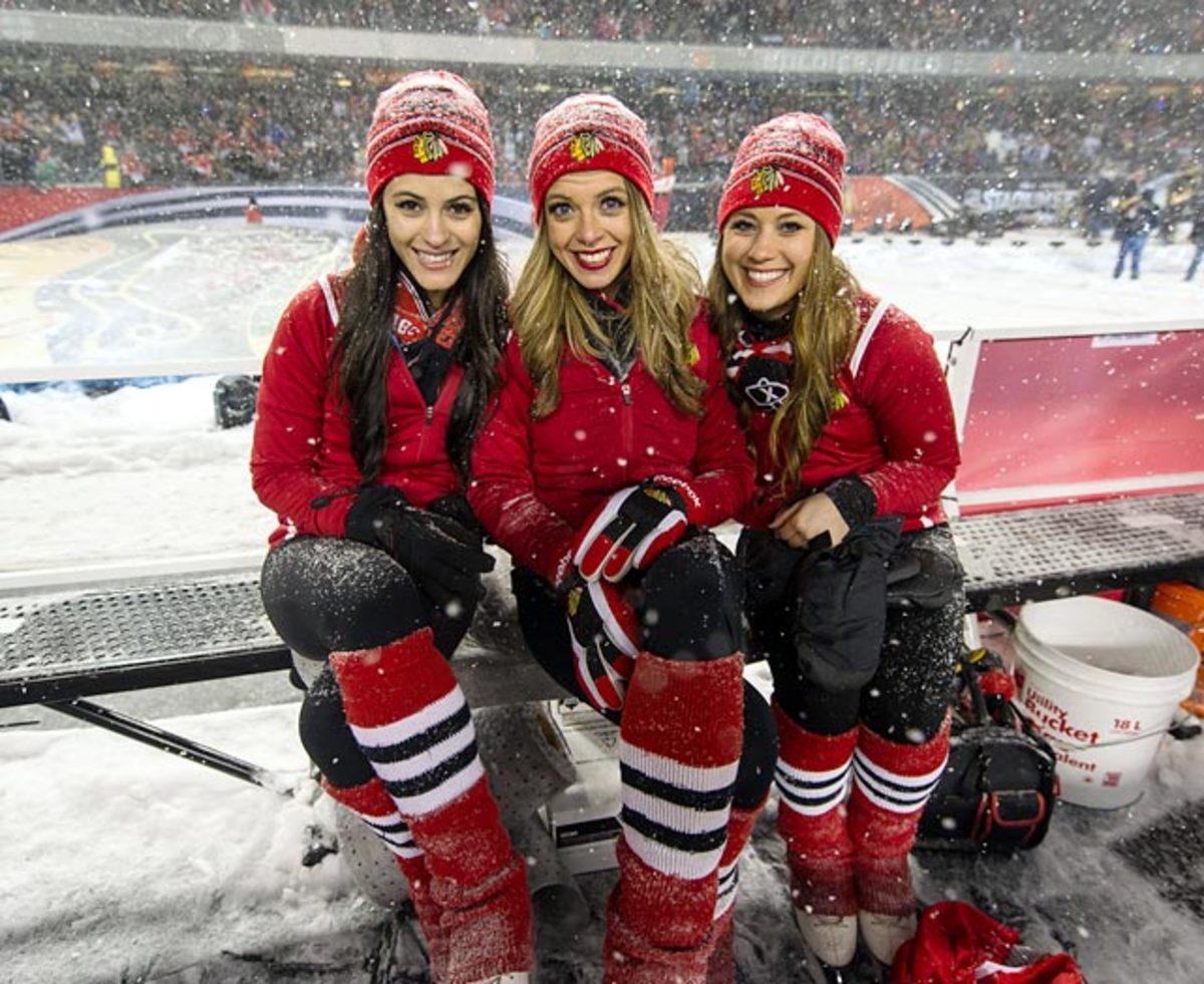 140519163027-chicago-blackhawks-ice-crew-girls-475985113-single-image-cut.jpg