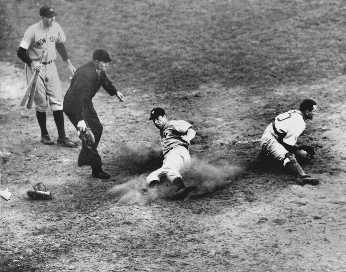 1941-Joe-DiMaggio-World-Series.jpg