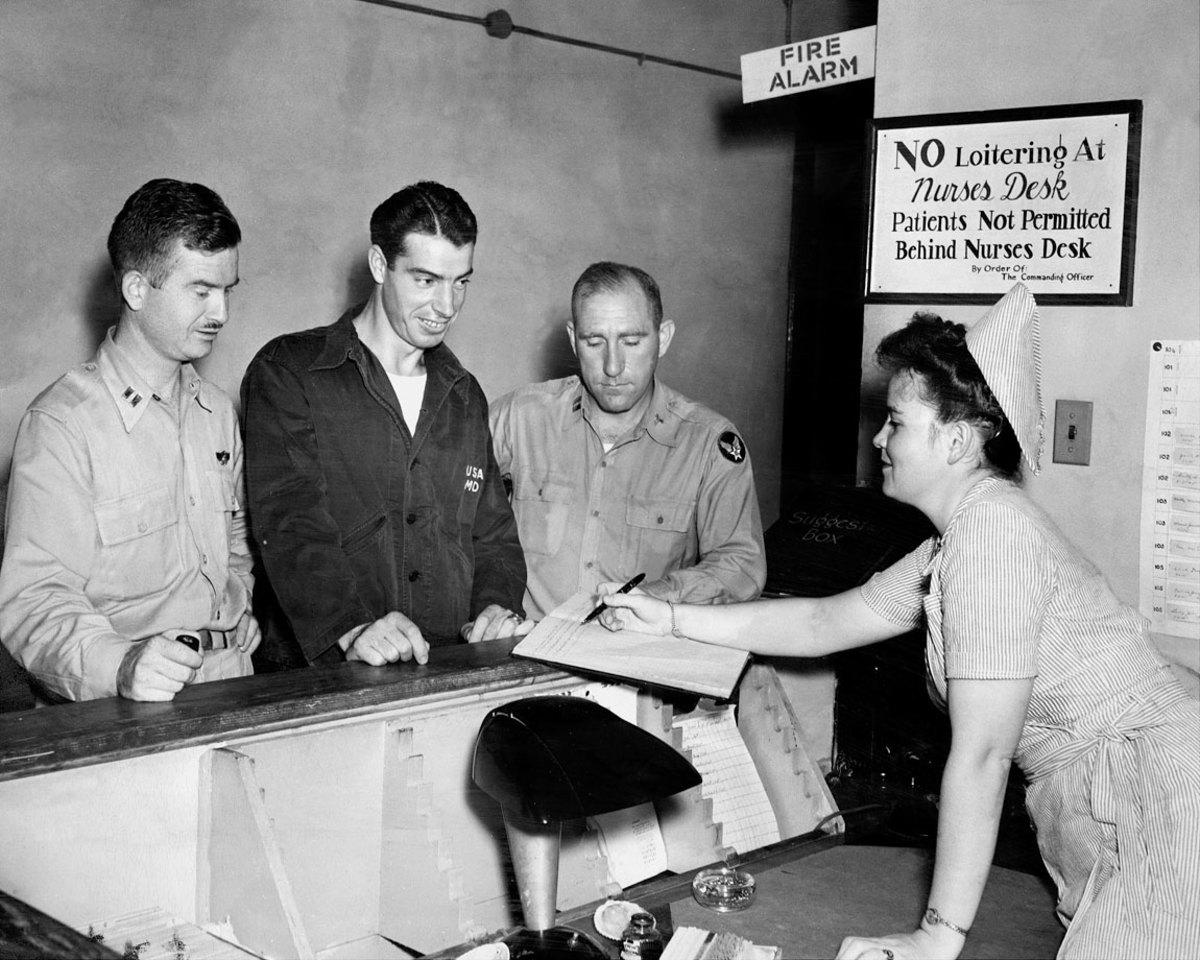 1945-Joe-DiMaggio-US-Army-Air-Force.jpg