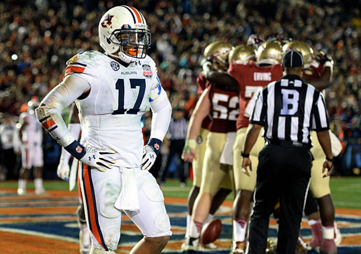 Kris Frost (17) and Auburn lost the BCS title game after Florida State scored with 13 seconds remaining.