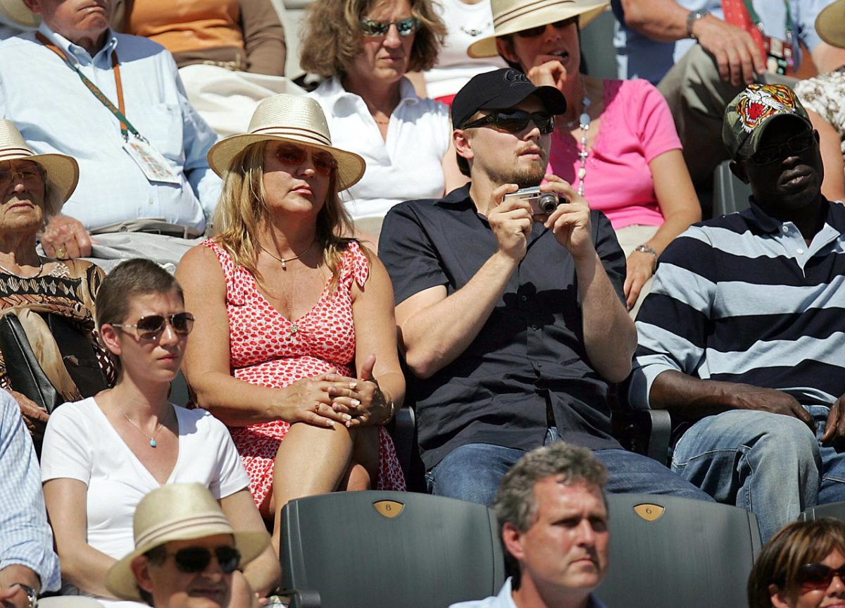 2006-0609-Leonardo-DiCaprio-mom-French-Open-tennis.jpg