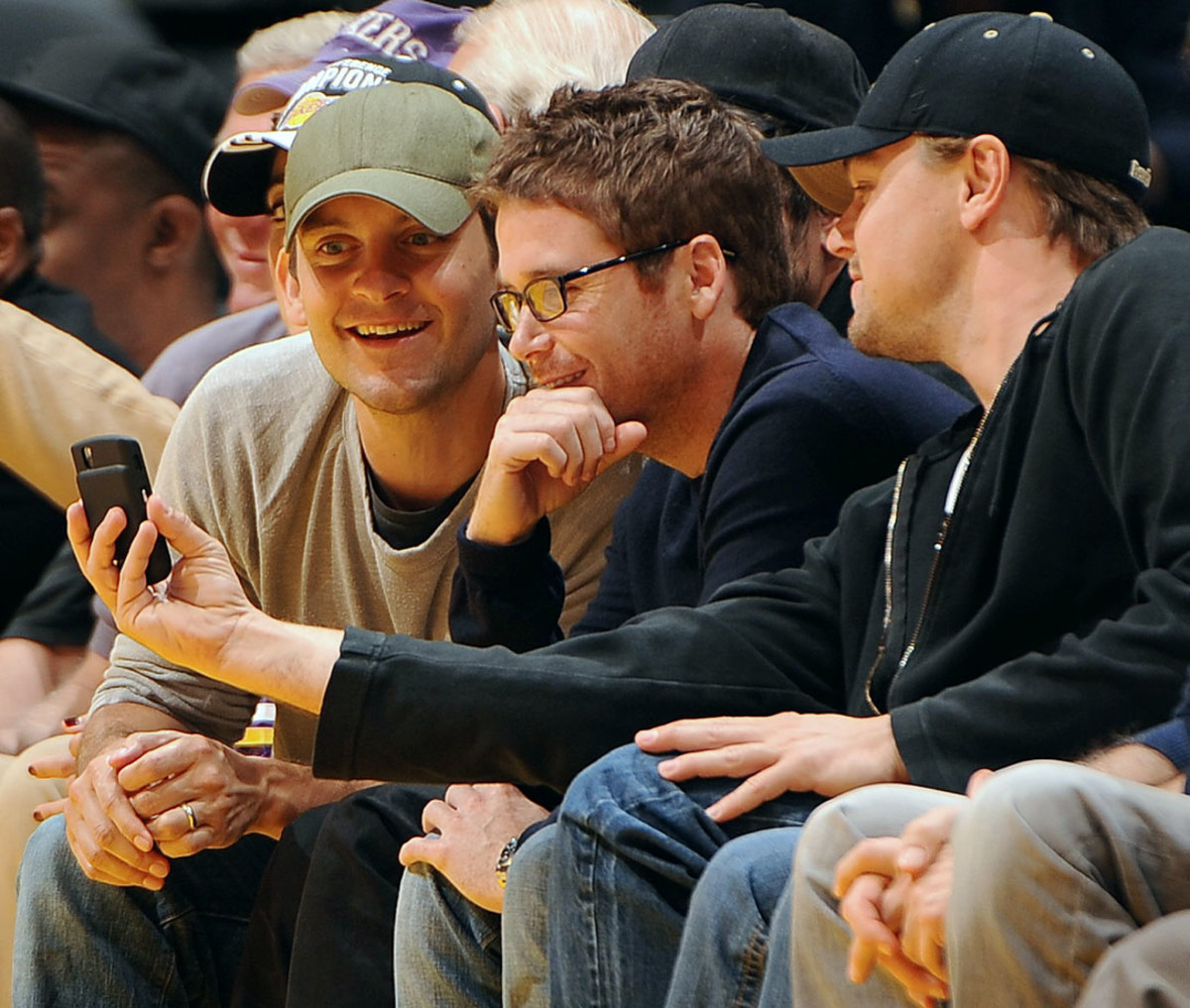 2009-1108-Leonardo-DiCaprio-Tobey-Maguire-Kevin-Connolly-Lakers-game.jpg