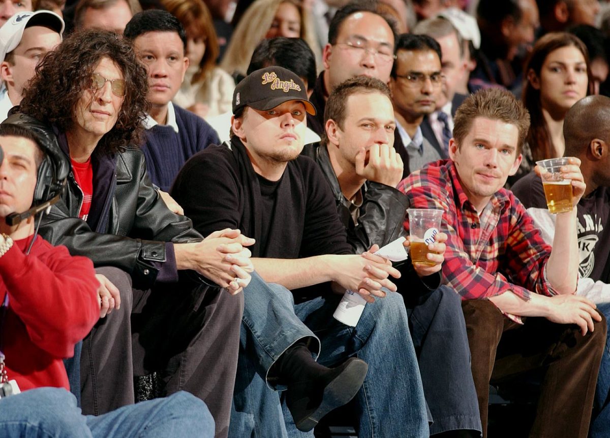 2004-0319-Leonardo-DiCaprio-Howard-Stern-Josh-Charles-Ethan-Hawke-Knicks-game.jpg