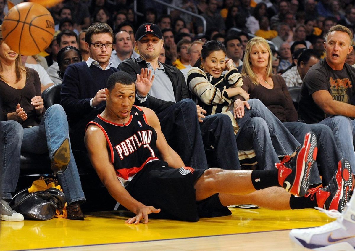 2008-1028-Leonardo-DiCaprio-Kevin-Connolly-Brandon-Roy-Lakers-game.jpg