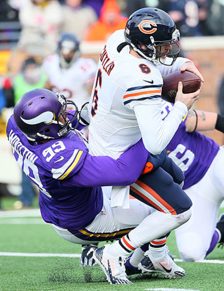 Jay Cutler's season finale included no touchdowns, a 4.8-yard per completed pass average and two sacks. (Adam Bettcher/Getty Images)