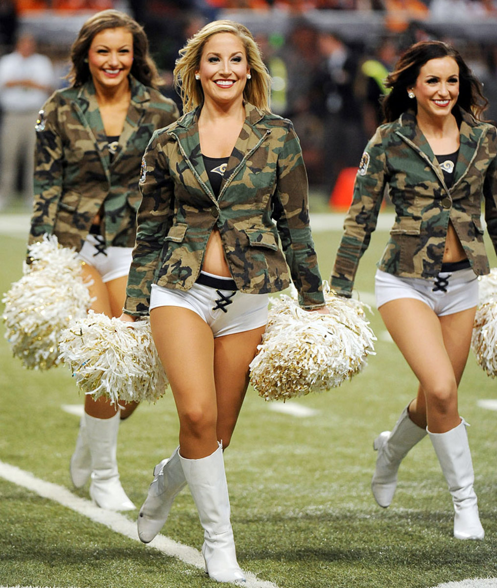 St-Louis-Rams-cheerleaders-AP517483696825_15.jpg