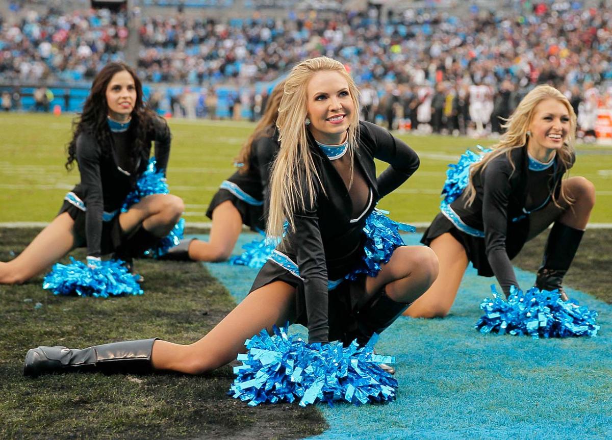 Carolina-Panthers-TopCats-cheerleaders-488141116_1195_Falcons_at_Panthers.jpg