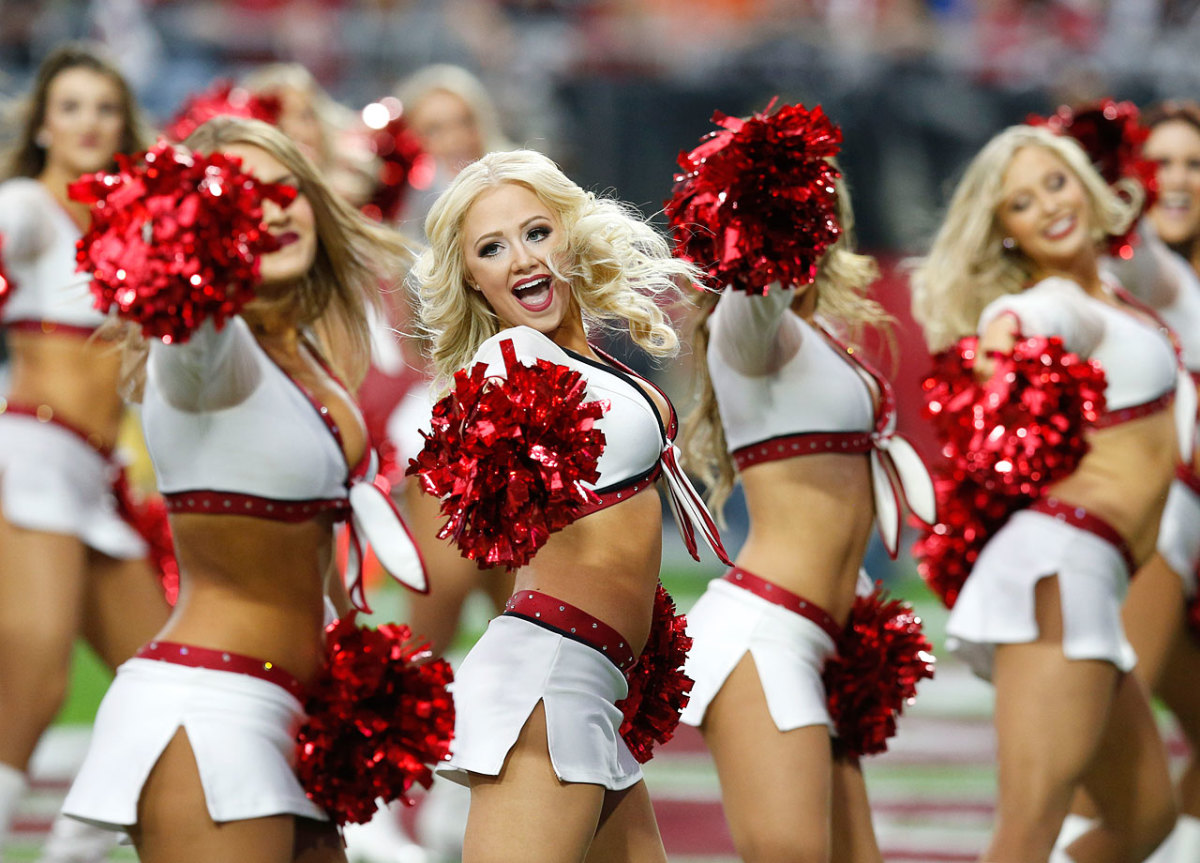 Arizona-Cardinals-cheerleaders-AP495273706902_11.jpg