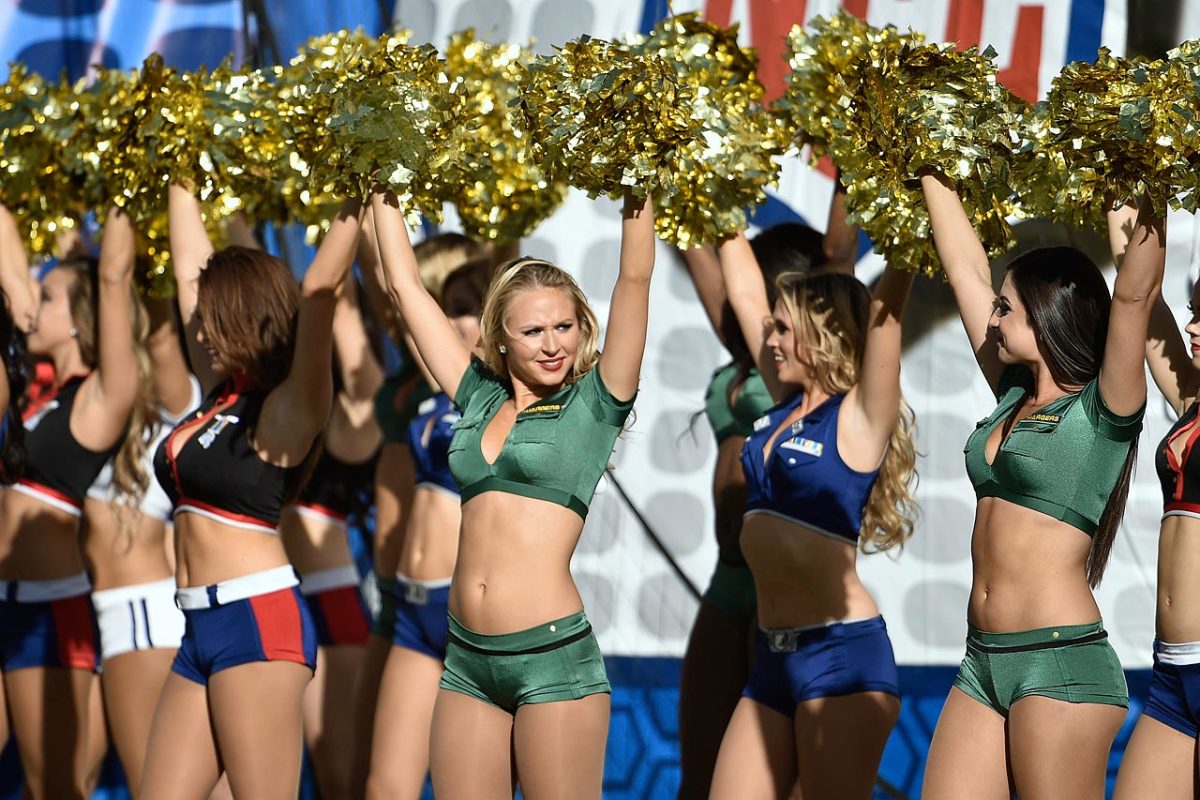 San-Diego-Charger-Girls-cheerleaders-AP182187256293_4.jpg