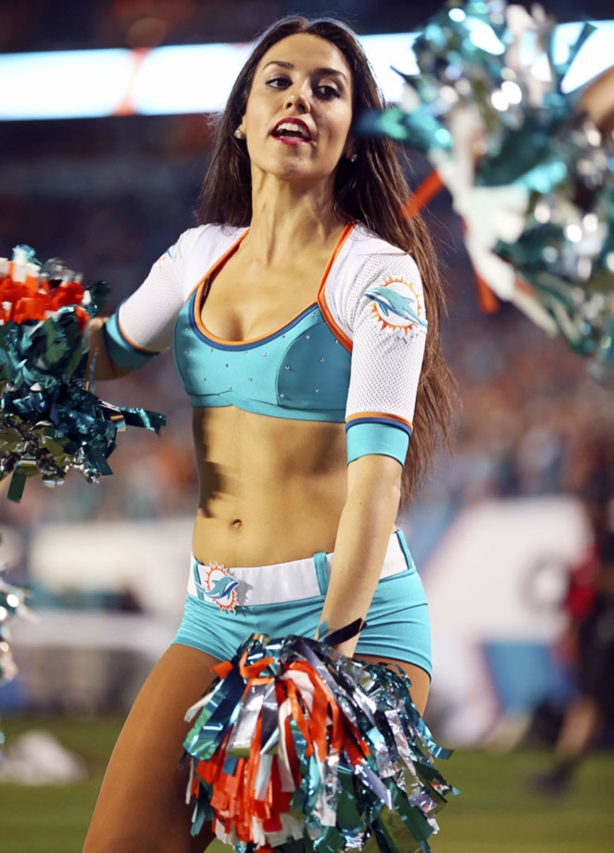 Miami-Dolphins-cheerleaders-458944676.jpg