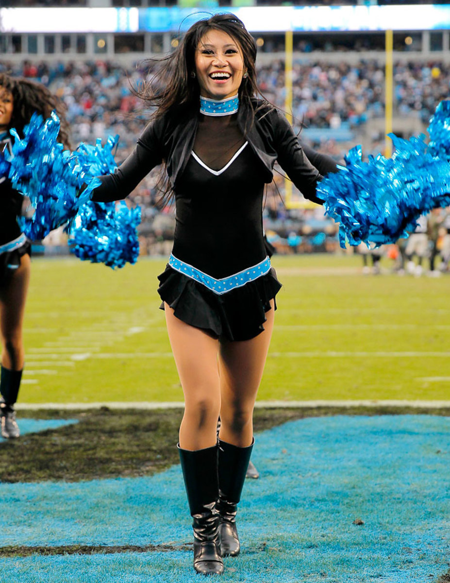 Carolina-Panthers-TopCats-cheerleaders-488141116_1188_Falcons_at_Panthers.jpg