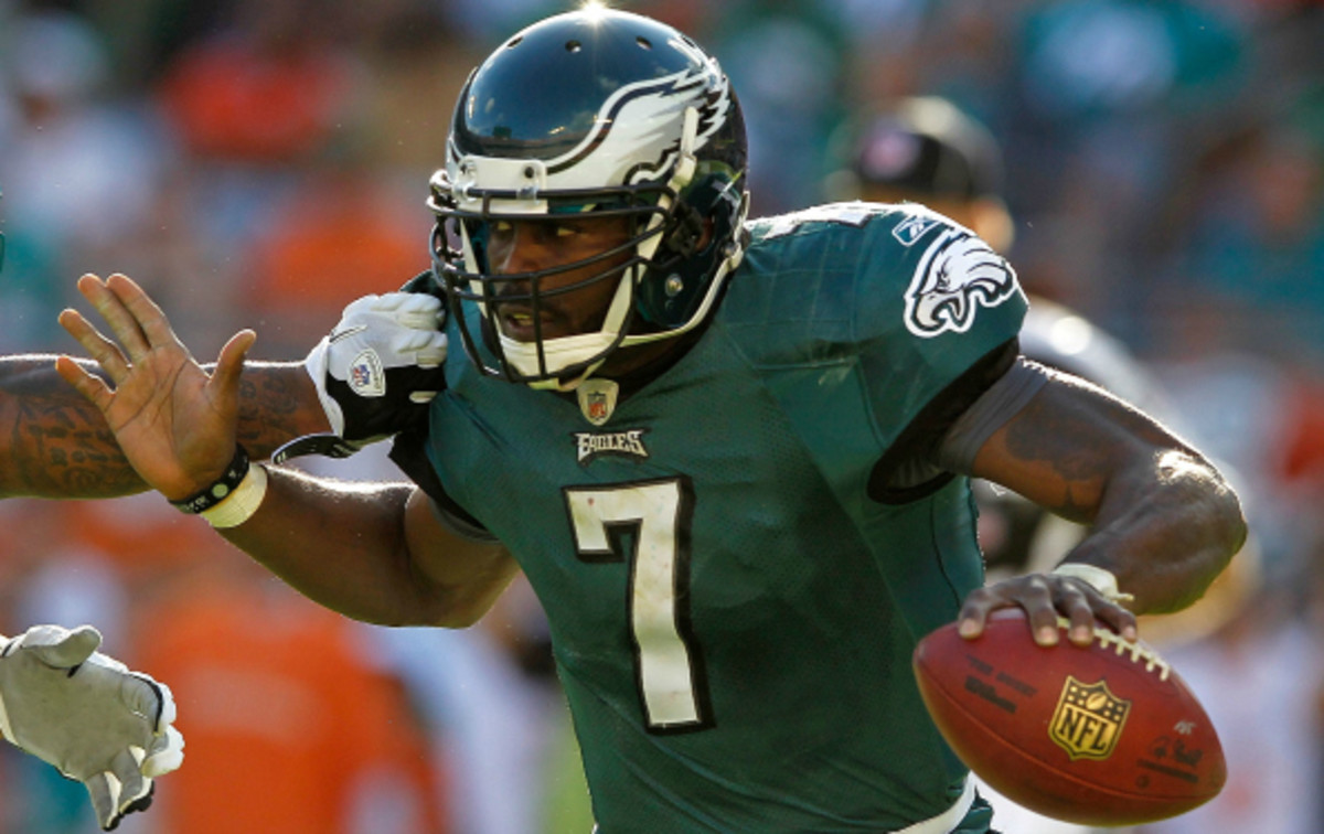 Eagles QB Mike Vick has left the game with a hamstring injury.