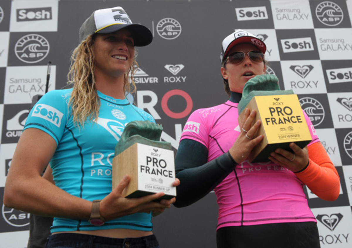 Courtney Conlongue (left) and Roxy Pro winner Tyler Wright pose on the podium after the final in Hossegor, France.