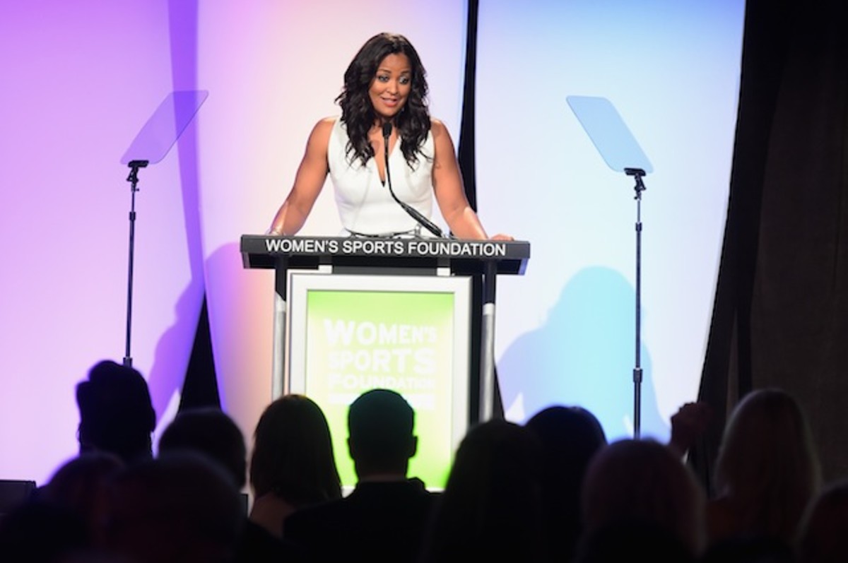 Laila Ali addresses the crowd at the 35th Annual Salute to Women in Sports