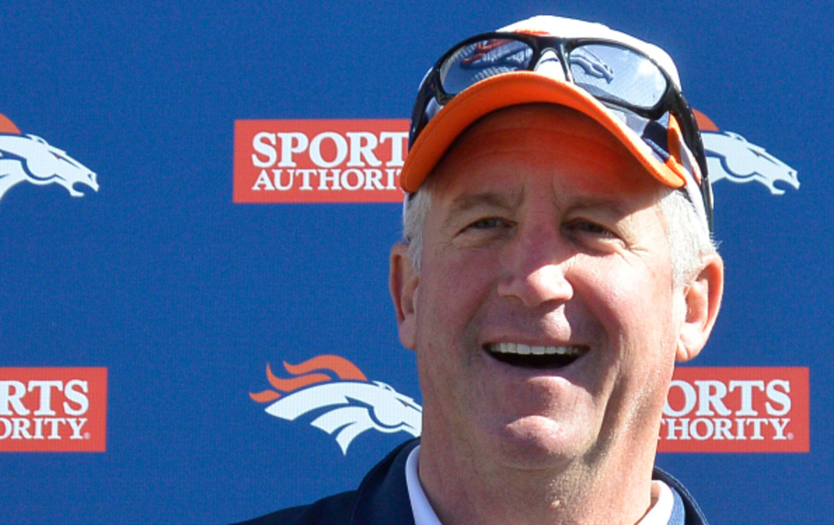 Broncos head coach John Fox  has heart surgery Monday morning.