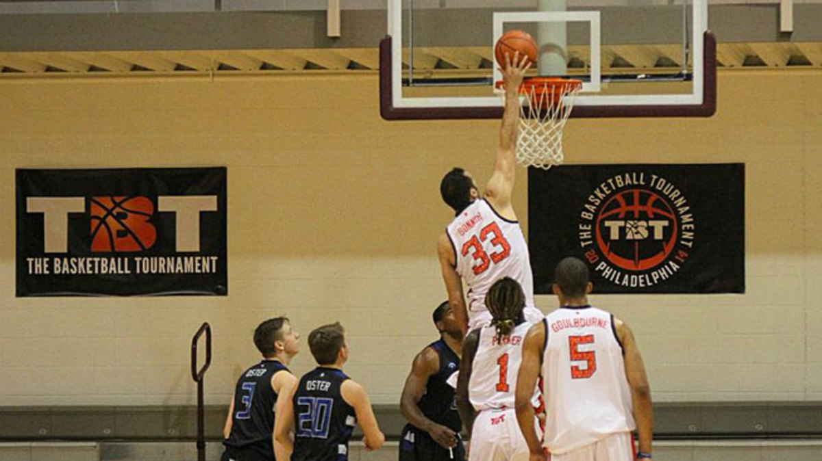 Luke Bonner and Big Apple Basketball cruised to a 42-point win over Eberlein.